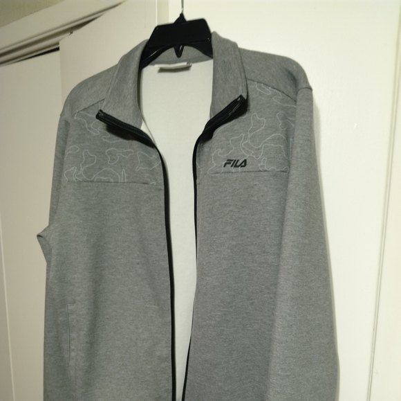 Shirt - Picture 2 of 6